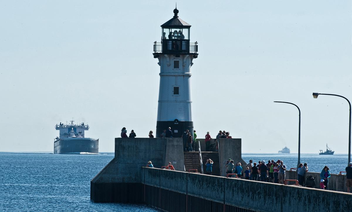 A ship getting ready to enter the Duluth pier