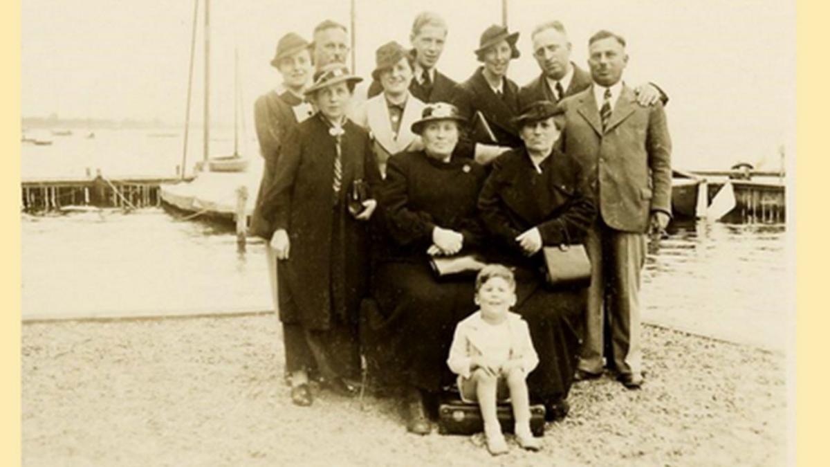 Photo of Fred Amram's family