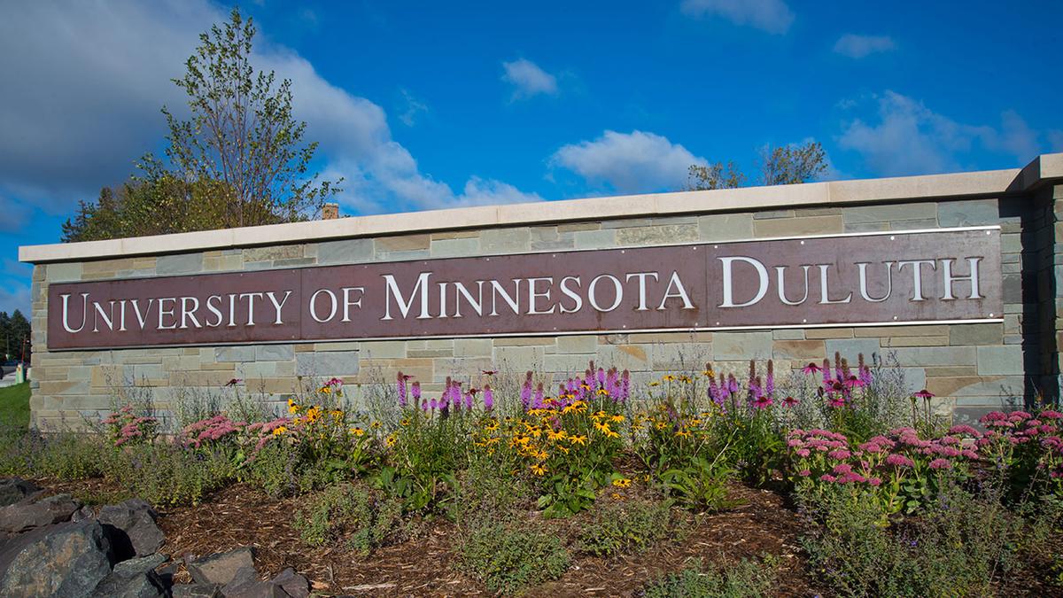 University of Minnesota Duluth sign