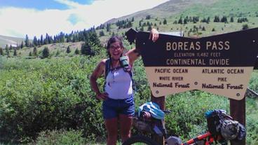 Alexandera Houchin at the Boreas Pass in Colorado during the Tour Divide